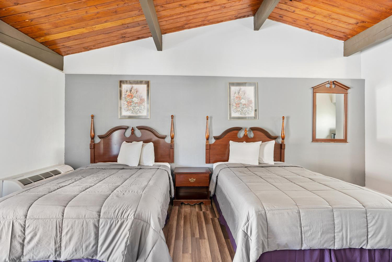 Bedroom 2, FairBridge Inn and Suites West Point, Orange