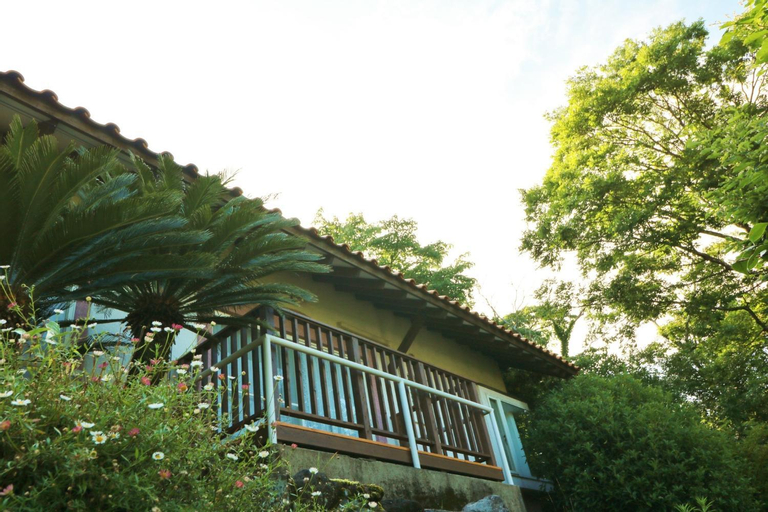 Exterior 11