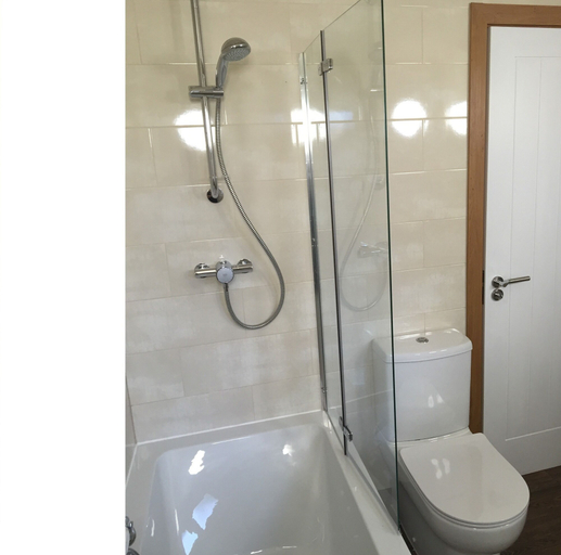 Bathroom 3, Shellow Lane Lodges, Cheshire East