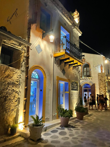 Others 4, Villa Summer, Palermo