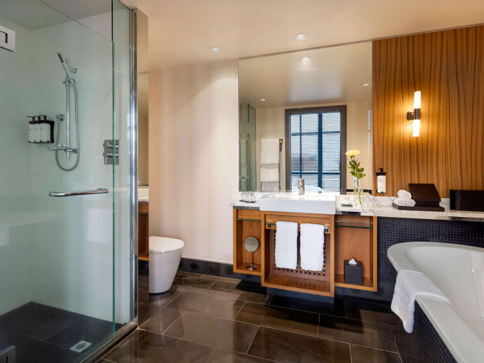 Bathroom 9