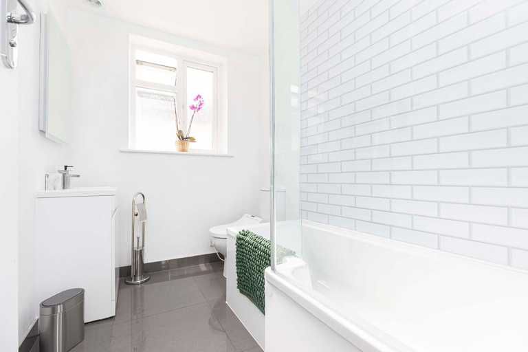 Bedroom 3, The White House - Lux Southbourne beach 3 bed stay, Bournemouth