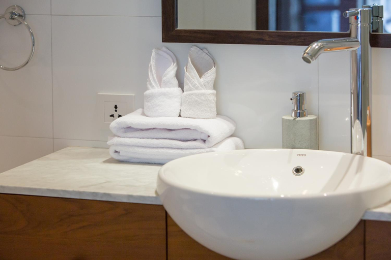 Bathroom 2, Villa CJ Seminyak, Badung
