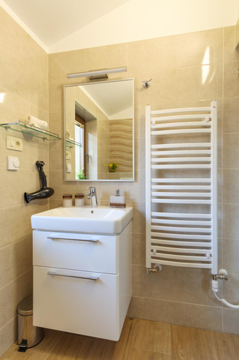 Bathroom 2, Apartmani Ravan, Čavle