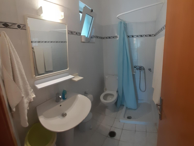 Bathroom, Zikas apartments, South Aegean