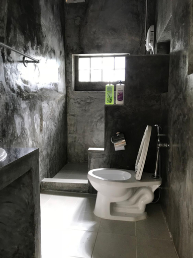 Bathroom 4