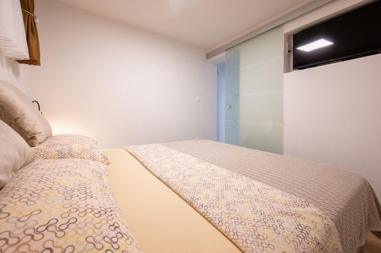 Others 5, Apartments GAGULA, Trogir