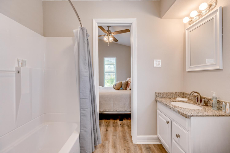 Bathroom 3, Sunset Palms, Galveston
