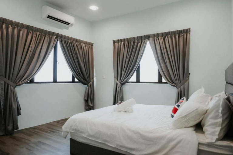 Bedroom 2, Vibrant & Comfy Homestay near Kuantan Town, Kuantan