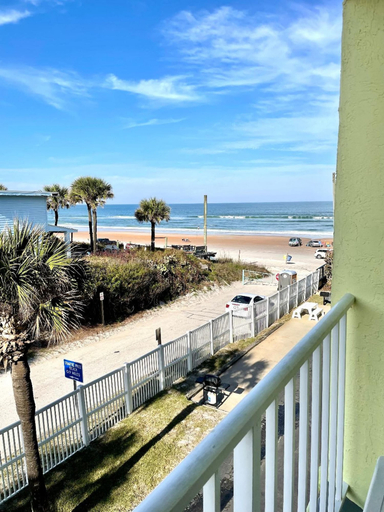 Room 1, Coastal Cozy - Ocean View at Symphony Beach Club, Volusia