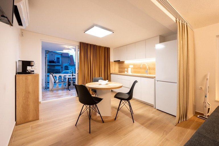 Others 3, Apartments GAGULA, Trogir