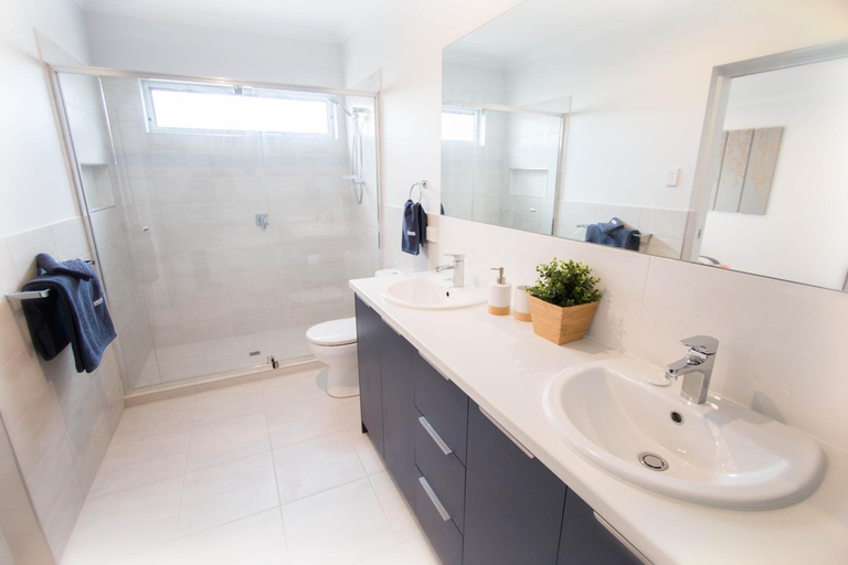Others 1, Contemporary ‘Esprit’ with river reserve access, The Coorong