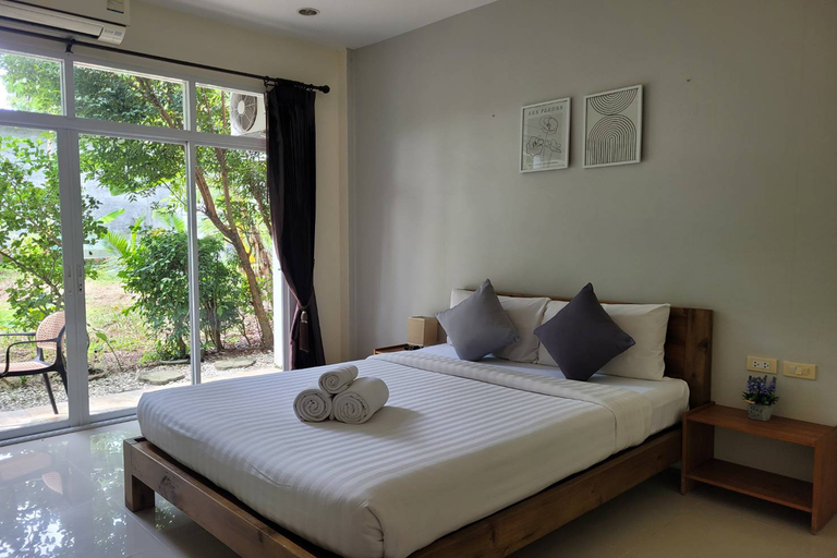 Bedroom 2, Snooze Inn Phuket, Phuket Island