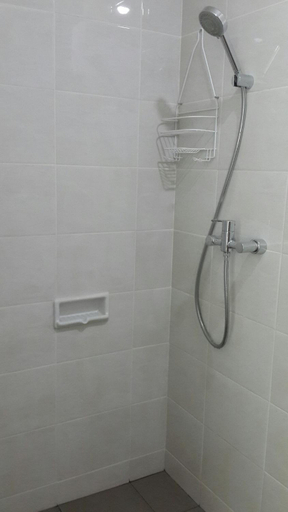 Bathroom 4, Robert's Condominium, North Jakarta
