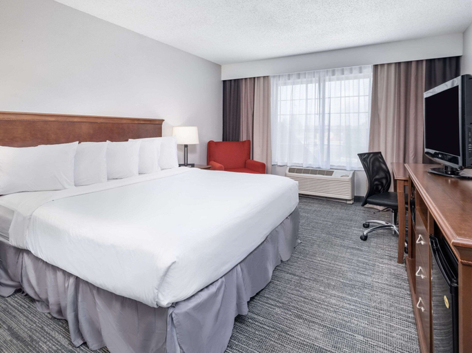 Bedroom 3, Country Inn & Suites by Radisson, Maumee - Toledo, Lucas