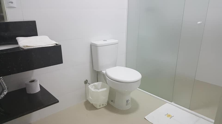 Bathroom 3, Pousada Rota do Sol Bombinhas Suites e Flats - cafe da manha servido de nov a pascoa, Bombinhas