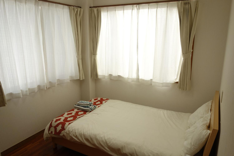 Bedroom 2, Okinawa Naha Rakuraku House, Naha