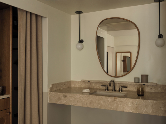 Bathroom 5, Casa Loma Beach Hotel (formerly The Inn at Laguna Beach), Orange
