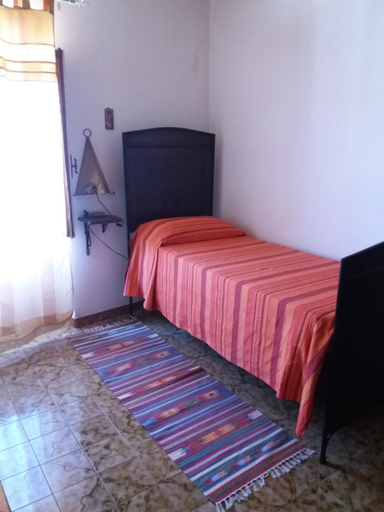Bedroom 2, Il Nespolo, Oristano