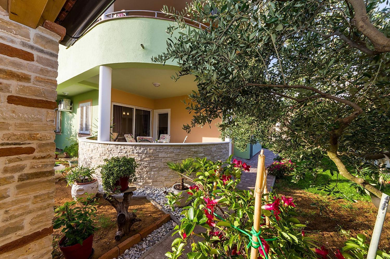 Others 4, Apartmani Vanja, Zadar