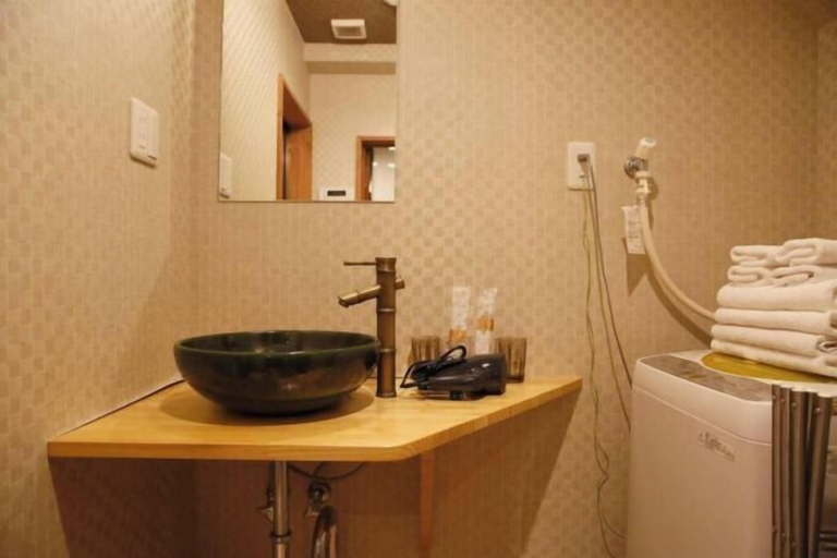 Bathroom 4, Kyokoi Toujimikuni, Kyoto