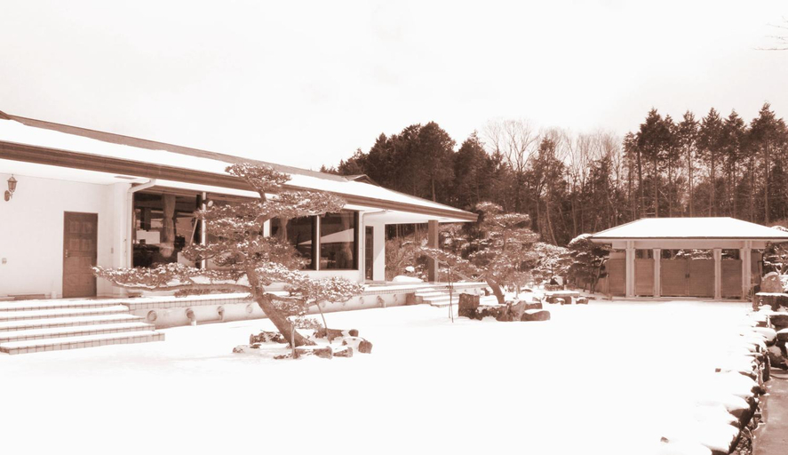 Exterior 6