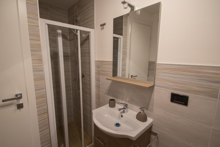 Bedroom 5, Bilocale a 90 metri dal mare, Savona