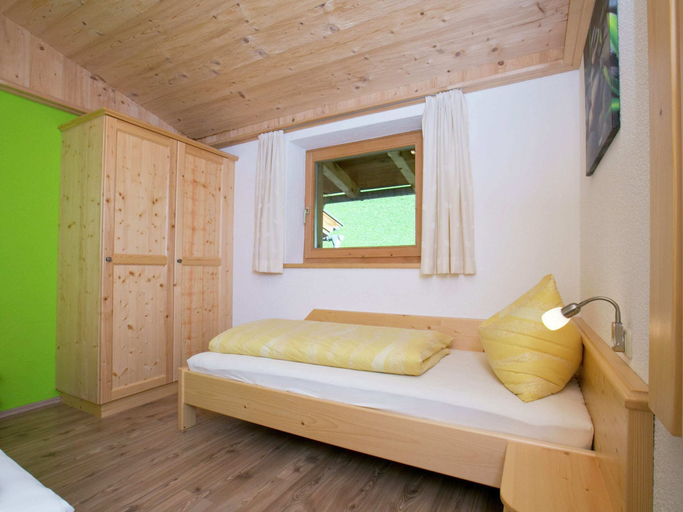 Bedroom 2, Gorgeous Chalet with Hot Tub in Tyrol, Kitzbühel
