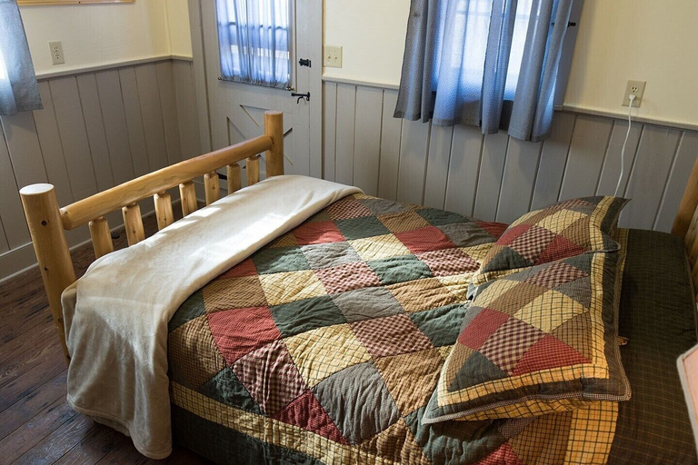 Bedroom 3, Pin Oak, Camden