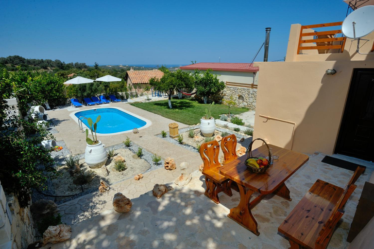 Others 5, Pithari Villa, Crete