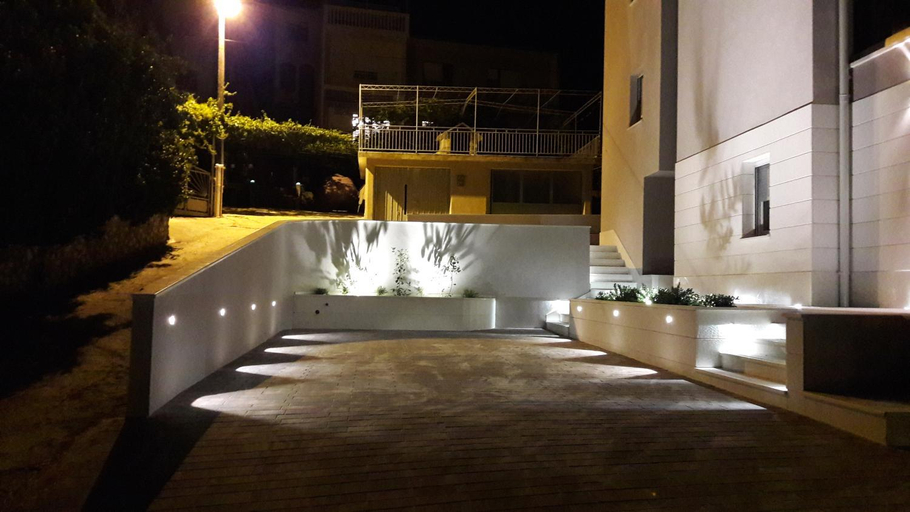 Others 3, Villa Bareta 2, Okrug