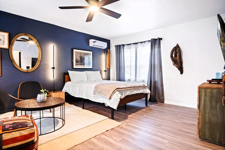 Bedroom 3, Retro Studio Huge Shower 3min-asian Dist, Oklahoma