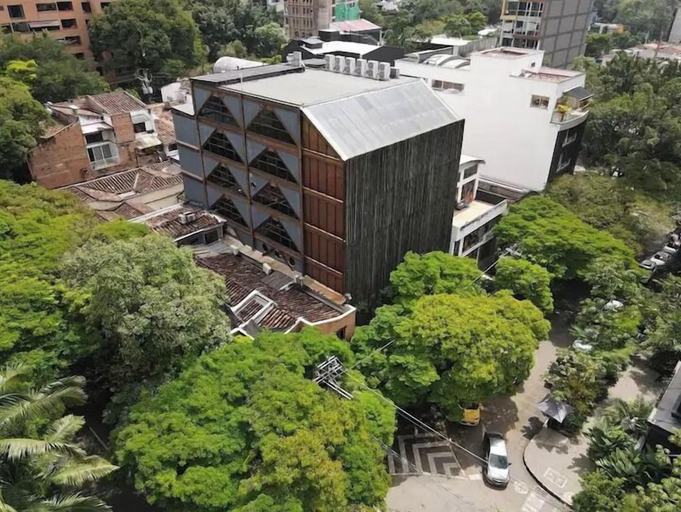 Others 5, Zeta Erre, Medellín