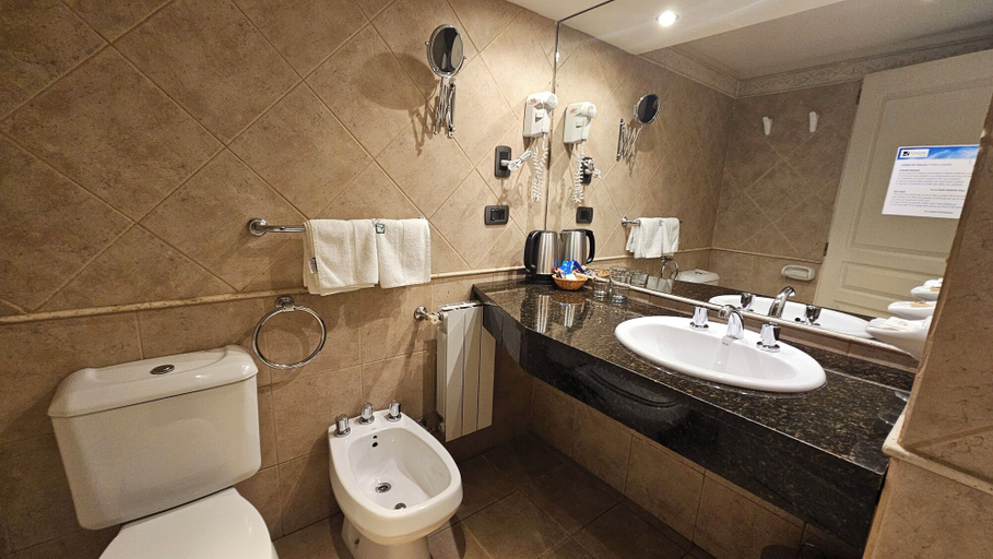 Bathroom 3, Quijote Hotel, Lago Argentino