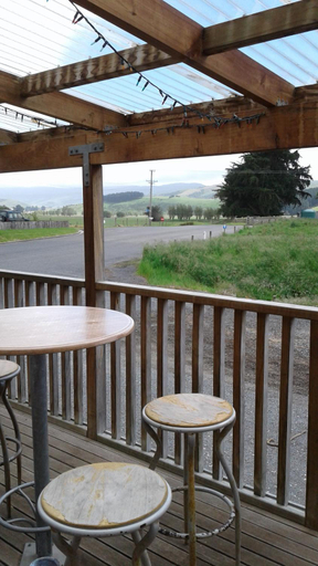 Others, Catlins Hotel, Clutha