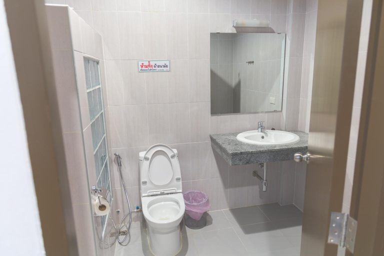 Bathroom 4, B.S Boutique Hotel, Muang Chon Buri