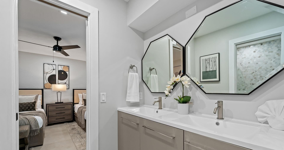 Bathroom 3, Charming 9BR New-build Home w/ Heated Pool & Games, Broward