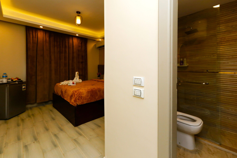 Bathroom 3, Venus guest house, Giza
