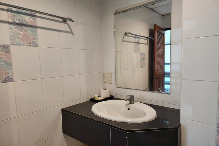 Bathroom 9