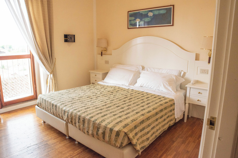 Bedroom 25