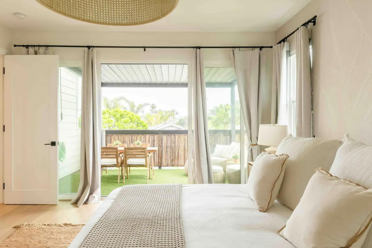 Room 3, Mediterranean Modern Steps to Beach Dining w Spa, San Diego