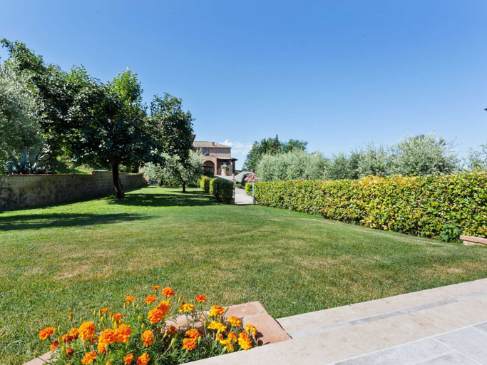 Others 5, Holiday Home in Volterra With Pool, Pisa