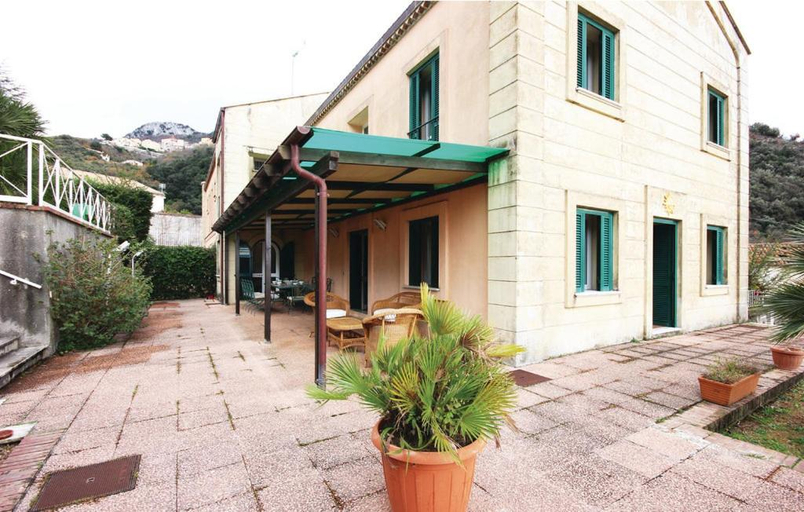 Others 4, Maison Marida, Potenza