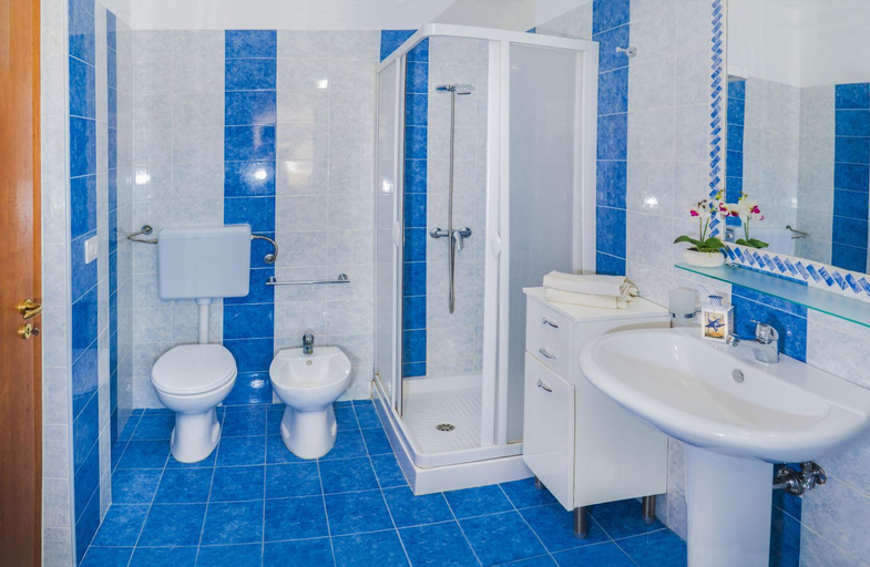 Shower, Attico Panoramico, Lecce