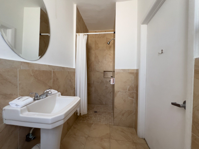 Bathroom 3, Majestic Hotel South Beach, Miami-Dade