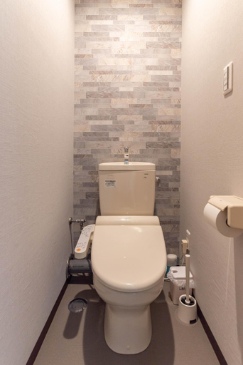 Bathroom 3, Tino Nozomi, Osaka
