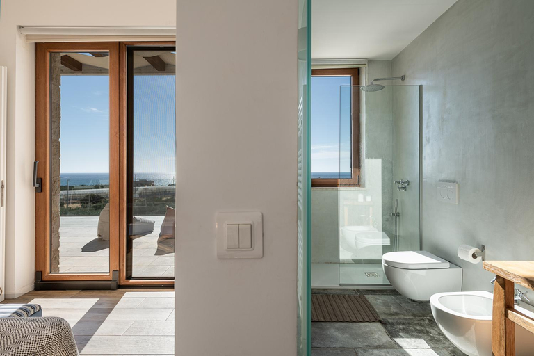 Bathroom 1, Casa le Cicale, Crete