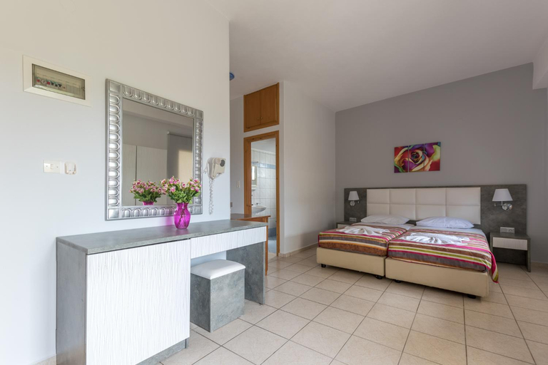 Bedroom 2, Maria Hotel Sisi, Crete
