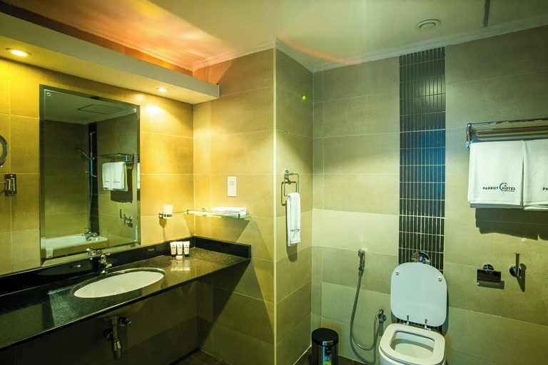 Bathroom 4, Parrot Hotel Arusha, Arusha Urban