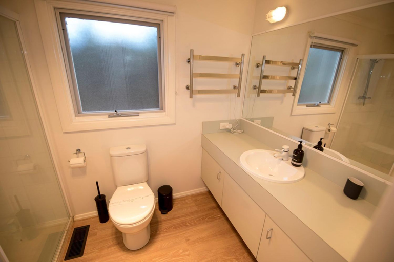 Bathroom, Lonsdale on Glaneuse, Queenscliffe